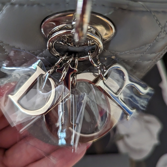 Christian Dior Medium Lady Dior - Picture 7 of 17